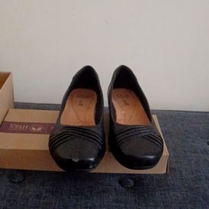 Clark's flats women